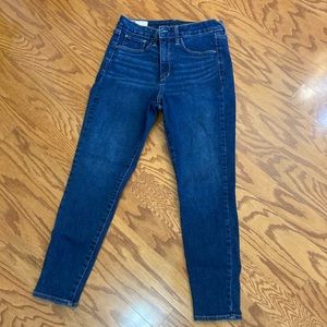 High Rise Gap Jegging Secret Smoothing Pockets